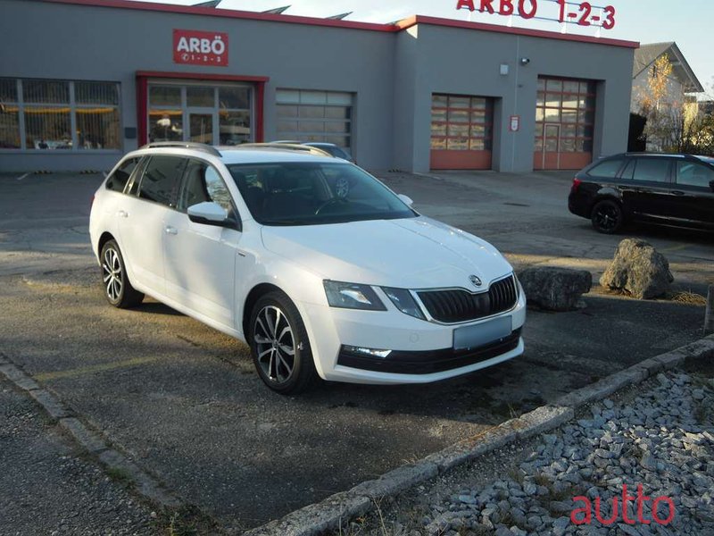 2019' Skoda Octavia photo #2