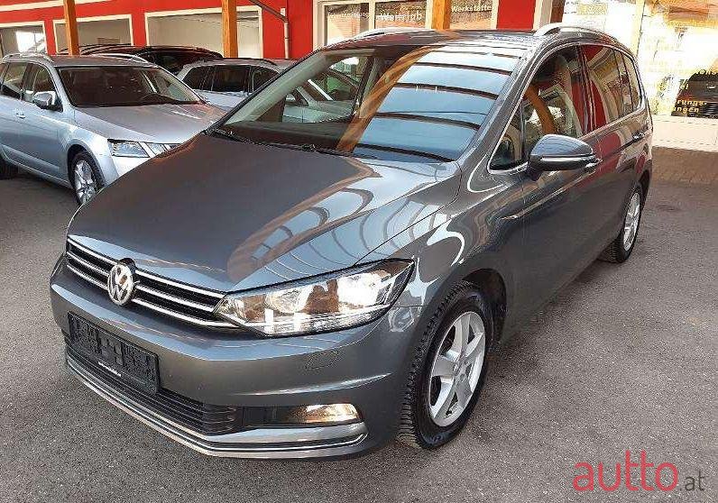 2018' Volkswagen Touran photo #1