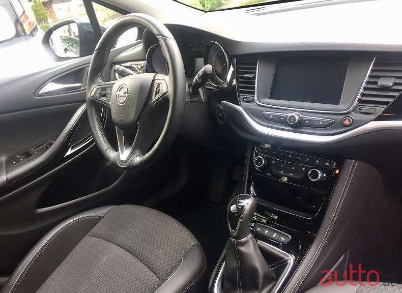 2016' Opel Astra photo #1
