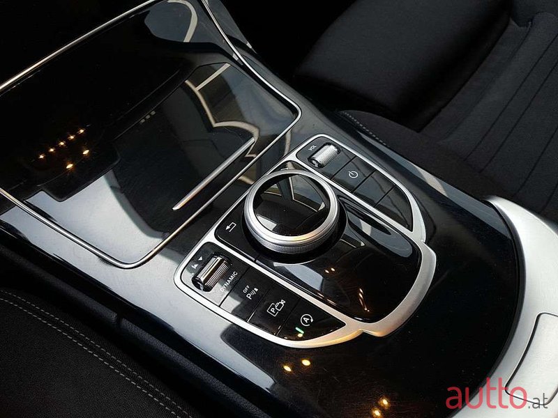 2020' Mercedes-Benz C-Klasse photo #6