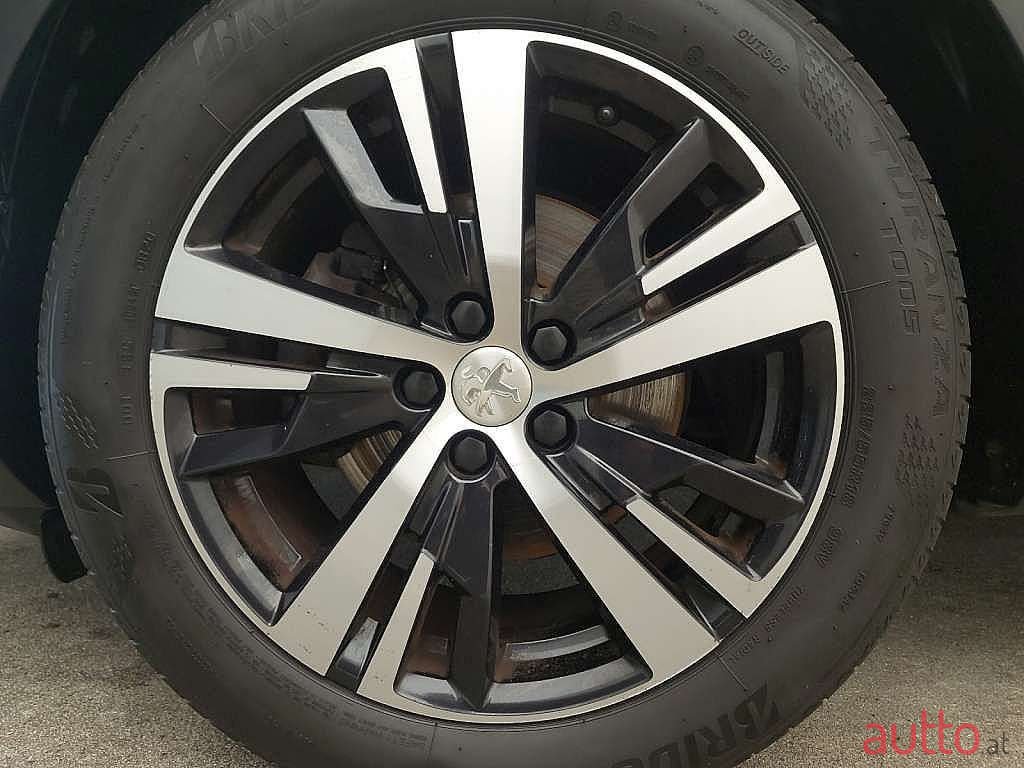2017' Peugeot 3008 photo #6