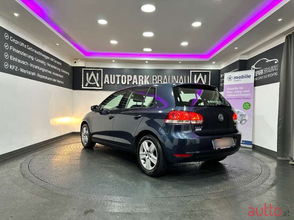 2009' Volkswagen Golf photo #3