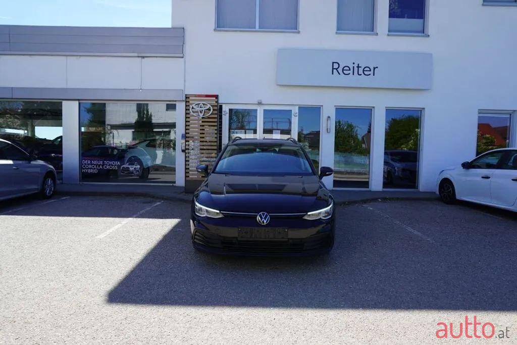 2023' Volkswagen Golf photo #1