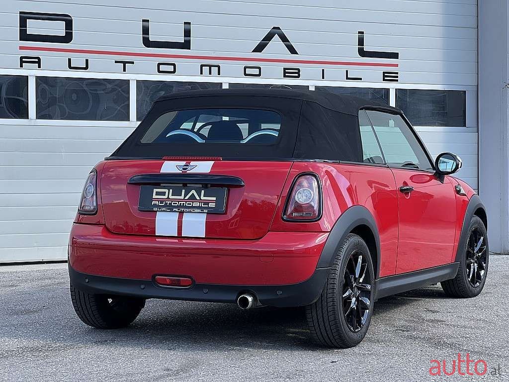 2010' MINI Cabrio photo #3