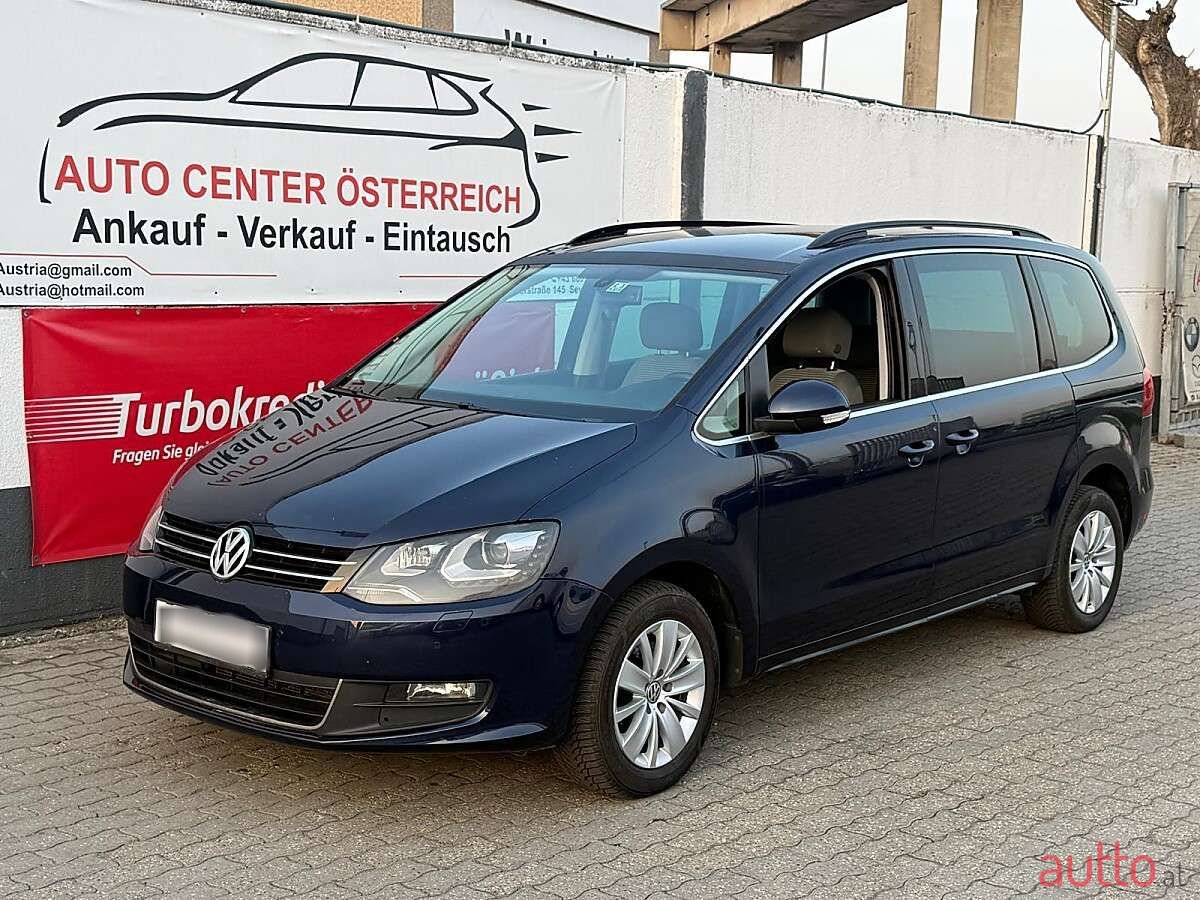 2011' Volkswagen Sharan photo #1