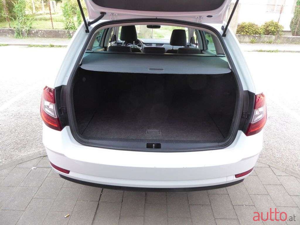 2017' Skoda Octavia photo #3