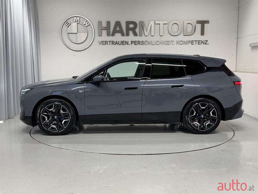 2022' BMW iX photo #2