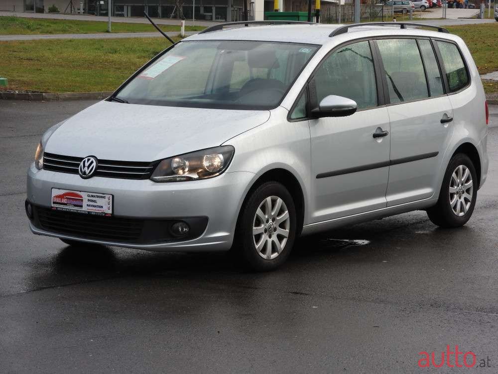 2012' Volkswagen Touran photo #1