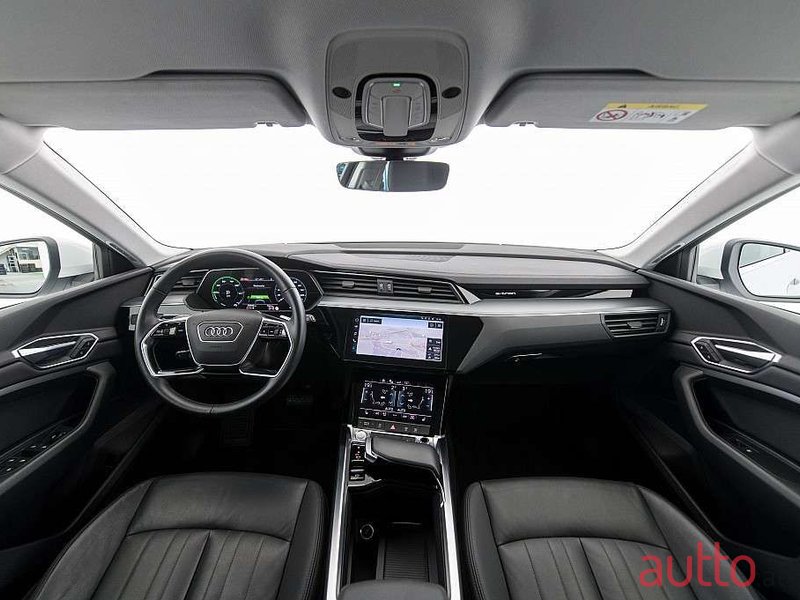 2020' Audi E-Tron photo #4