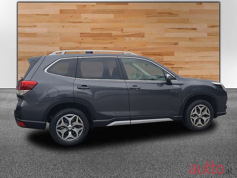 2024' Subaru Forester photo #5