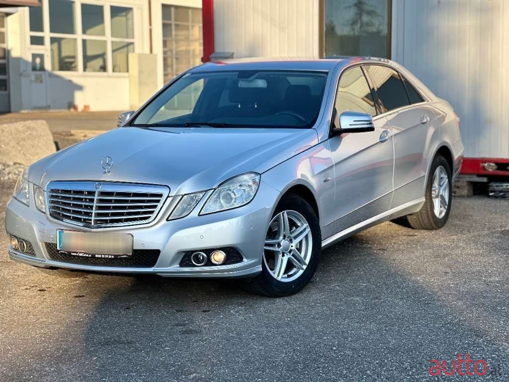 2009' Mercedes-Benz E-Klasse photo #3