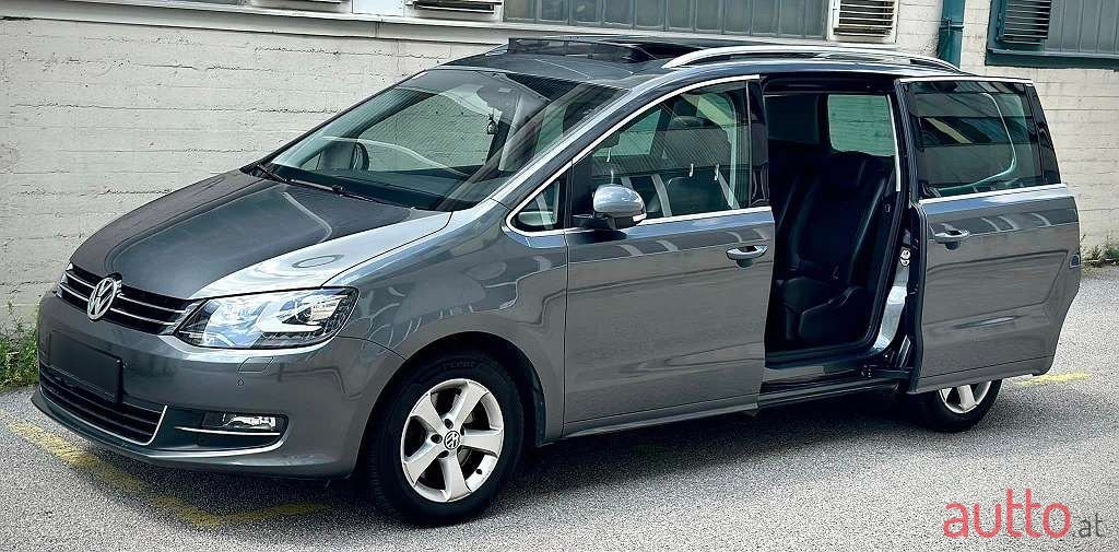 2012' Volkswagen Sharan photo #6