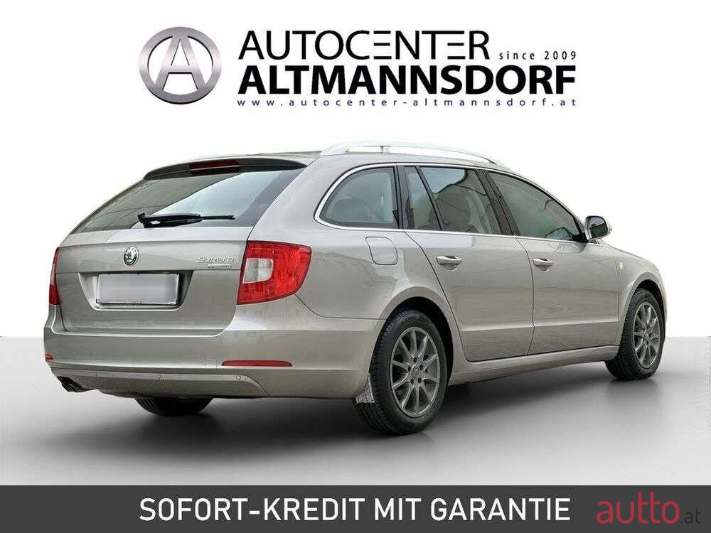 2011' Skoda Superb photo #2