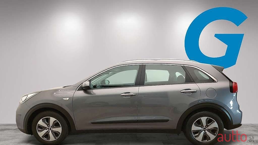 2017' Kia Niro photo #5