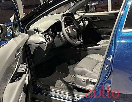 2023' Toyota C-Hr photo #5