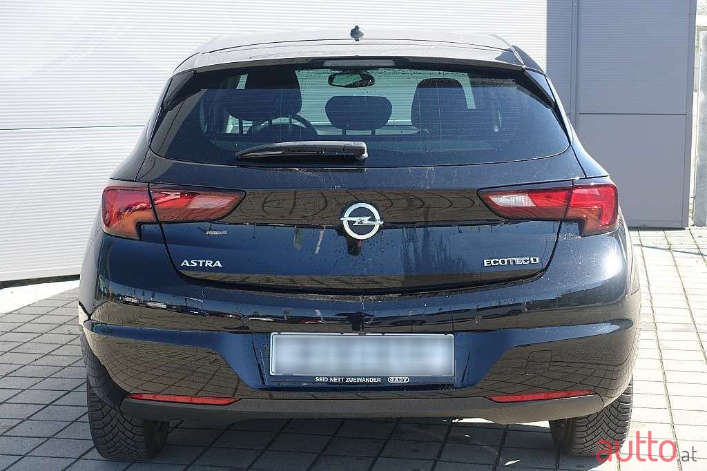 2018' Opel Astra photo #4