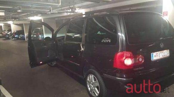 2005' Volkswagen Sharan photo #2