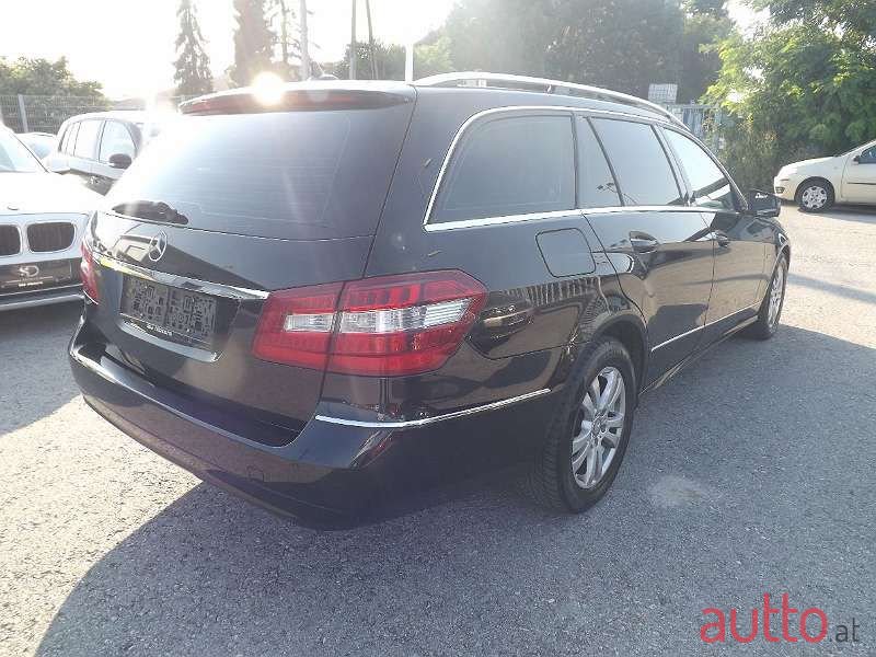 2011' Mercedes-Benz E-Klasse photo #4