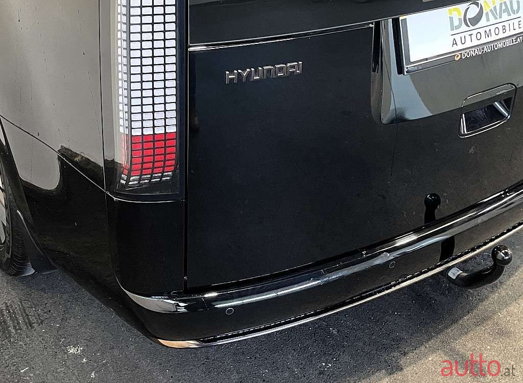 2022' Hyundai Staria photo #4
