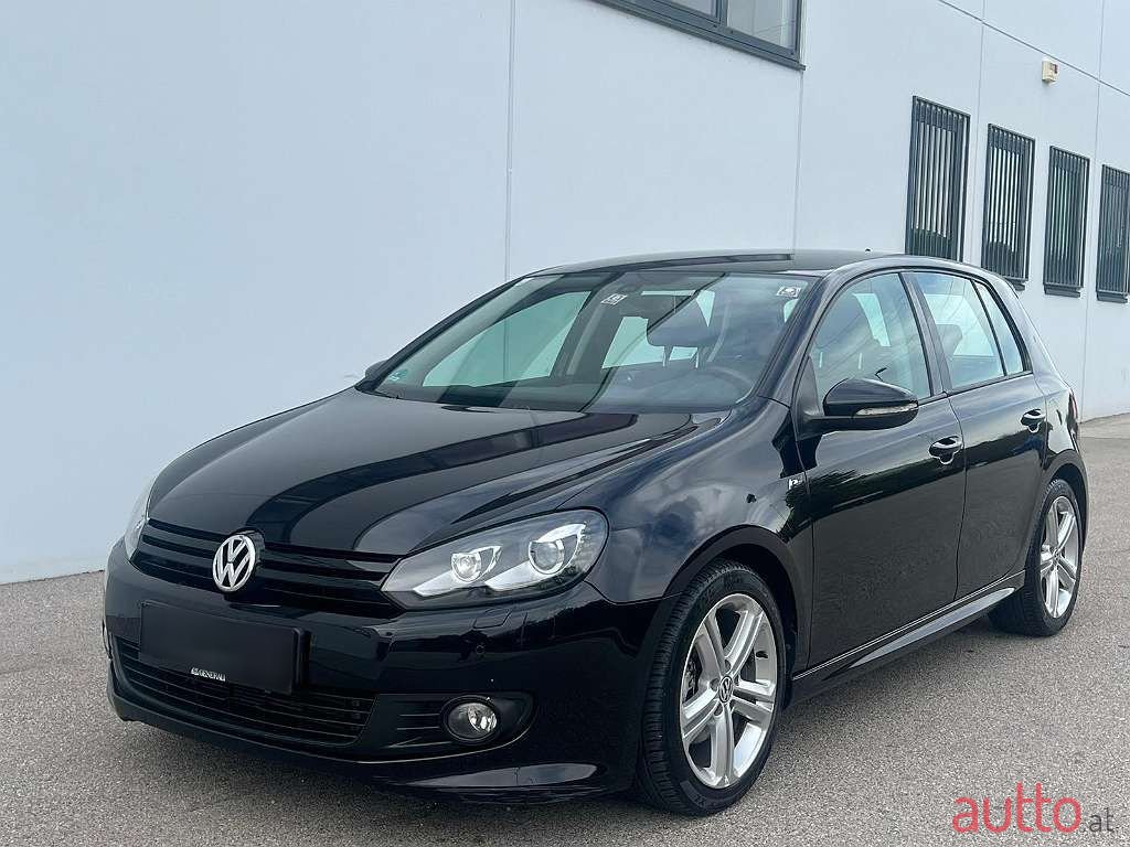 2011' Volkswagen Golf photo #1