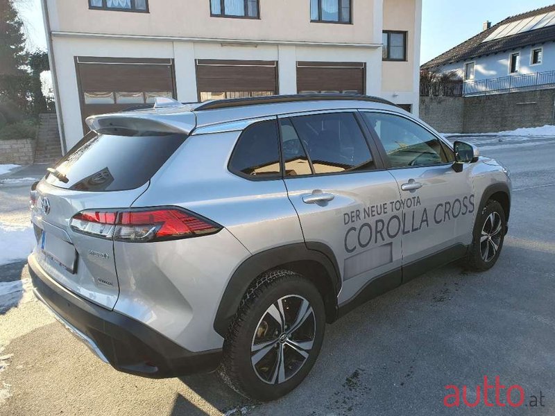 2022' Toyota Corolla Cross photo #3