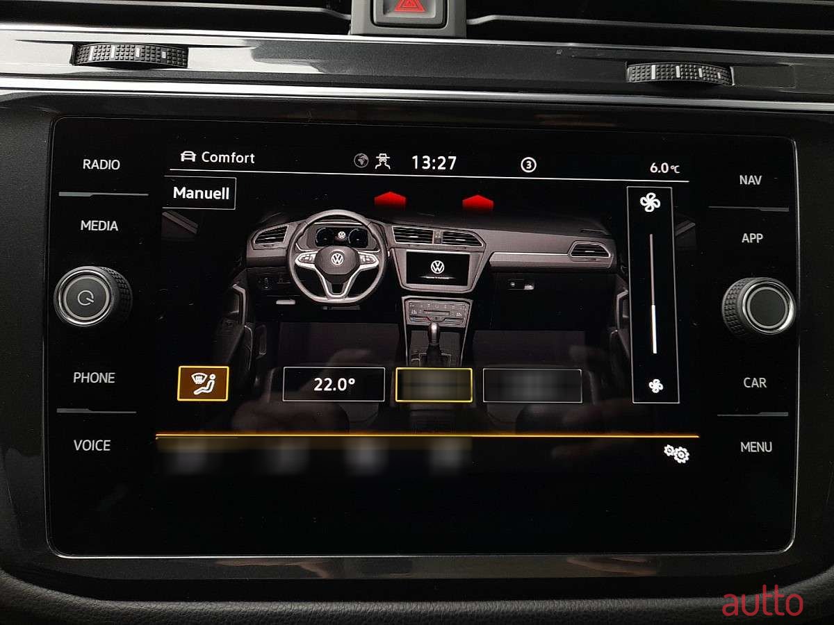 2022' Volkswagen Tiguan photo #5