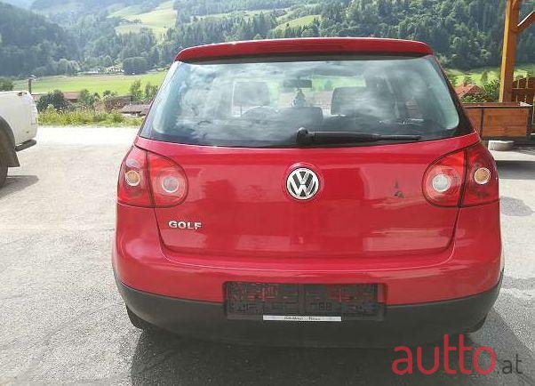 2005' Volkswagen Golf photo #3