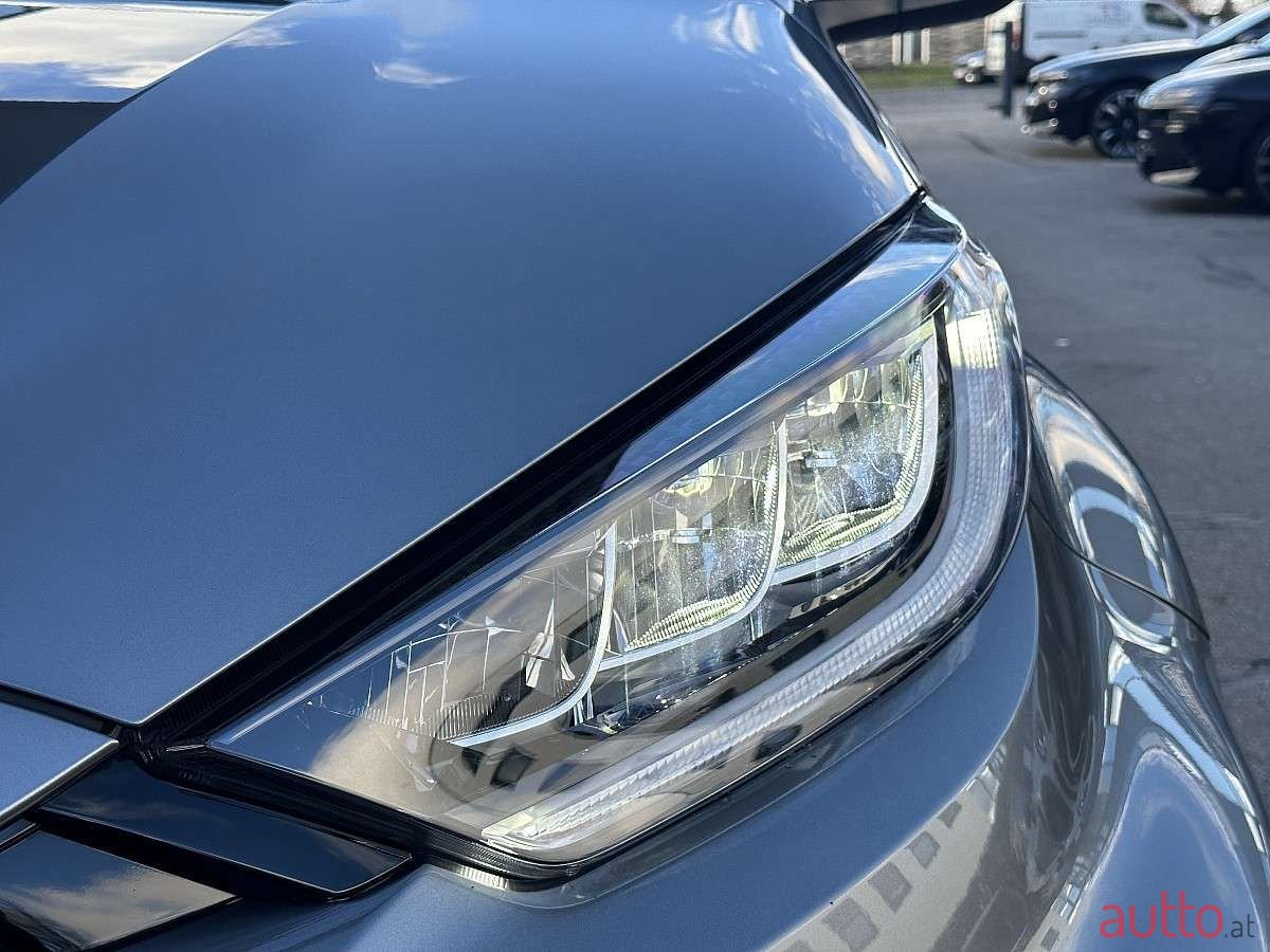 2024' Toyota Yaris photo #3