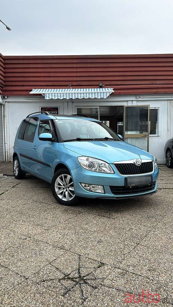 2011' Skoda Roomster photo #4