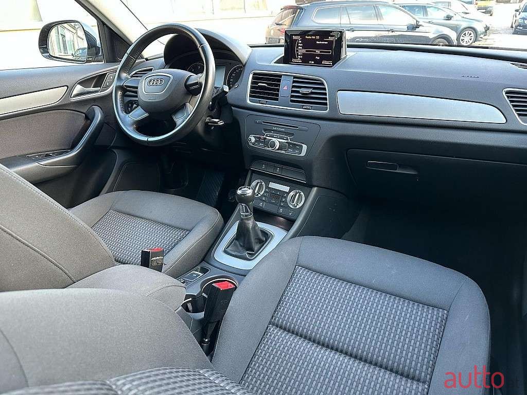 2012' Audi Q3 photo #5