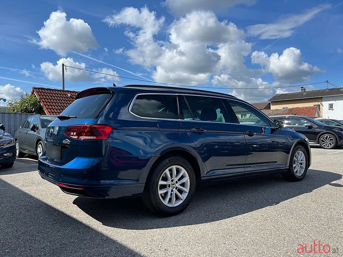 2023' Volkswagen Passat photo #3