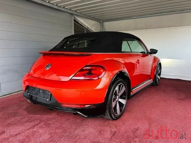 2017' Volkswagen Beetle photo #3