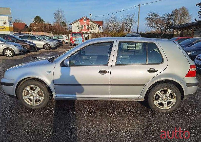 2004' Volkswagen Golf photo #1