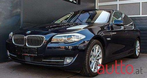 2011' BMW 5Er-Reihe photo #3