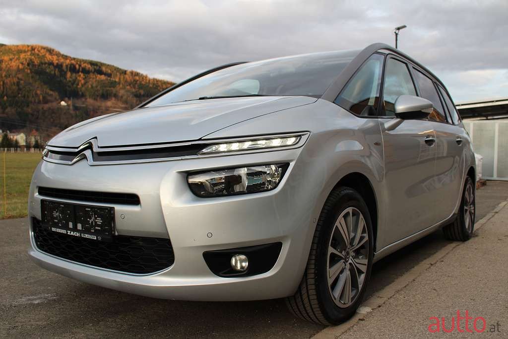 2016' Citroen C4 Picasso photo #4