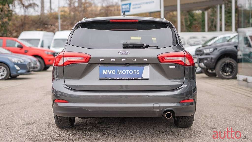 2020' Ford Focus photo #5