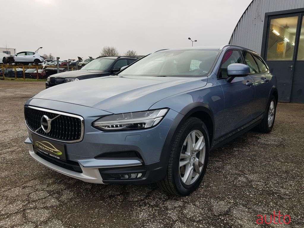 2019' Volvo V90 photo #1