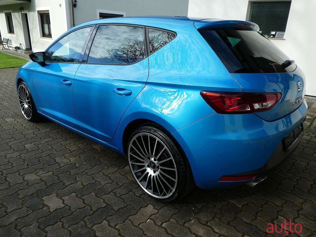 2013' SEAT Leon photo #6