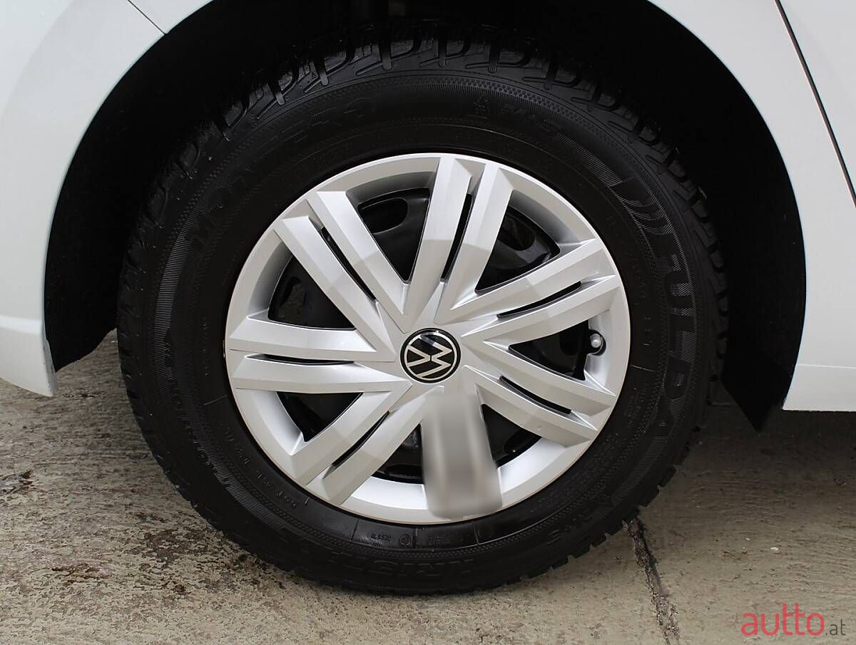 2023' Volkswagen Polo photo #3