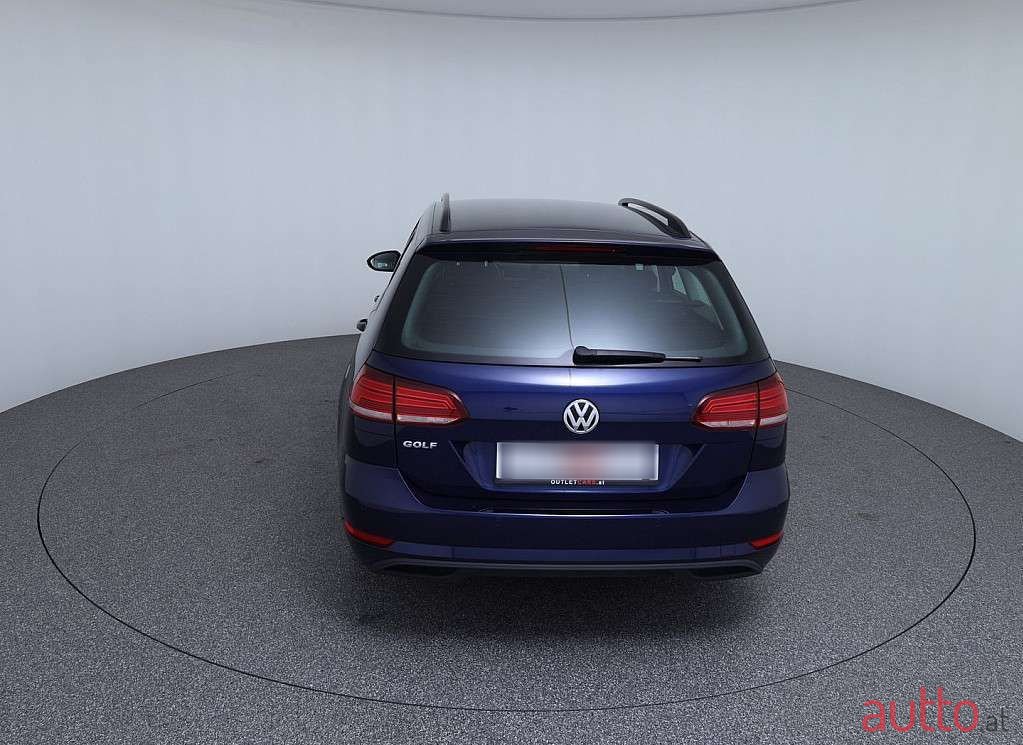 2020' Volkswagen Golf photo #6