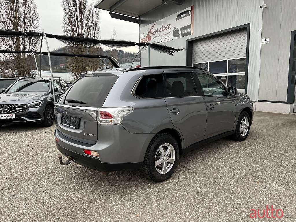 2013' Mitsubishi Outlander photo #3