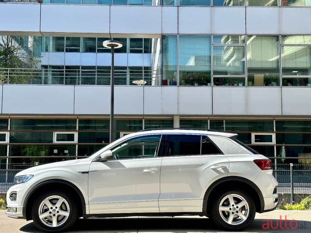 2019' Volkswagen T-Roc photo #6
