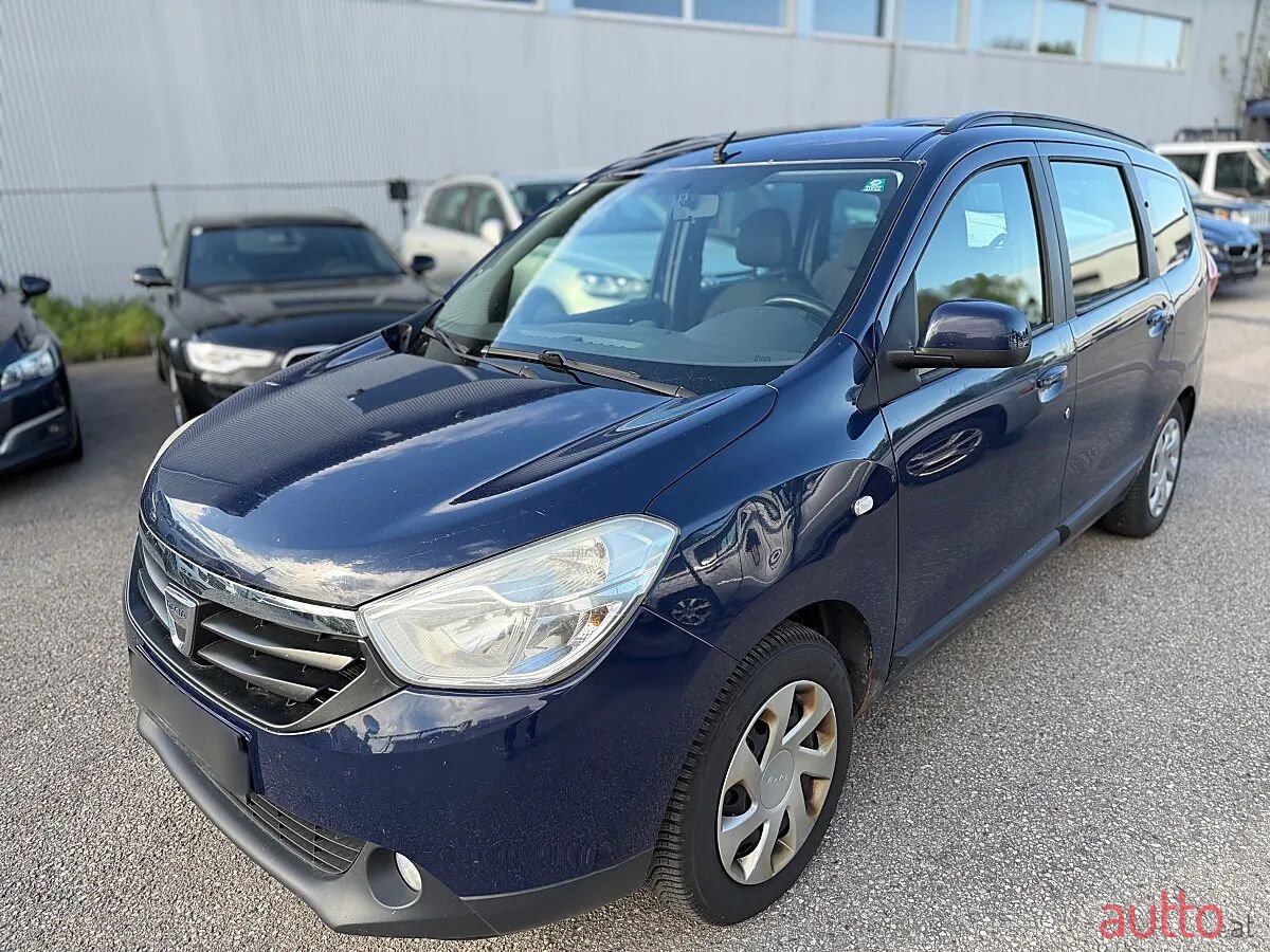 2013' Dacia Lodgy photo #3