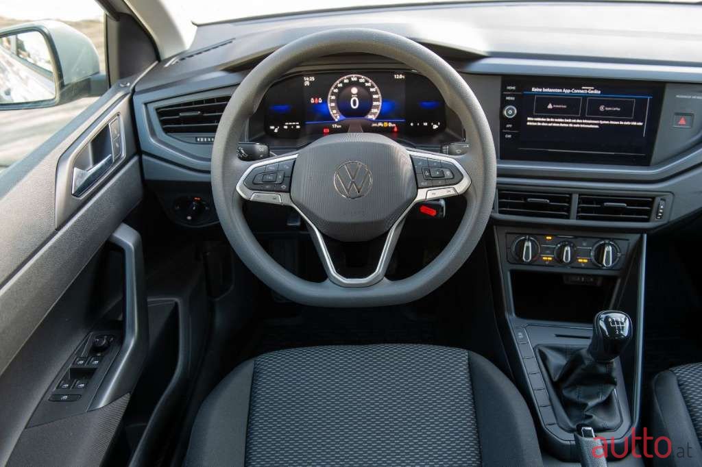 2024' Volkswagen Polo photo #5