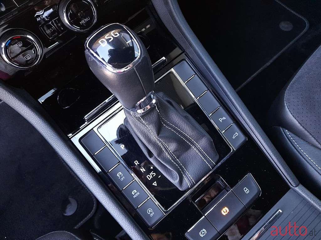 2018' Skoda Superb photo #5