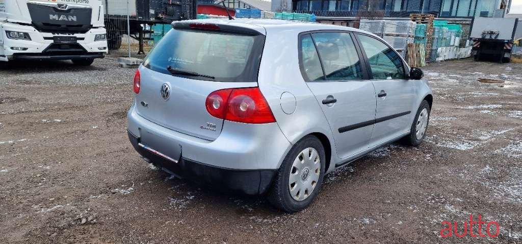 2006' Volkswagen Golf photo #3