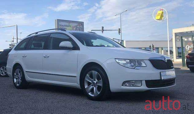 2011' Skoda Superb photo #2