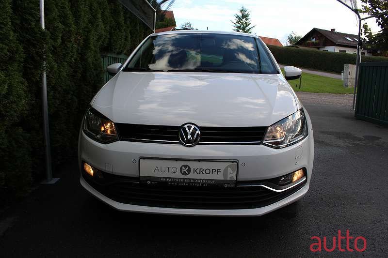 2017' Volkswagen Polo photo #3