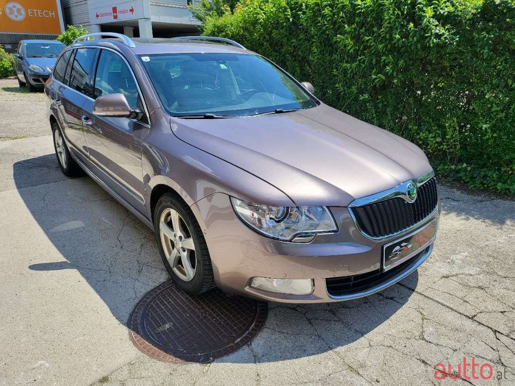 2012' Skoda Superb photo #1