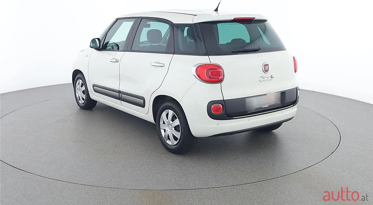 2016' Fiat 500L photo #3